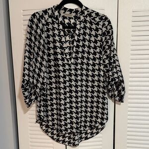 Necessary Clothing Black & White Houndstooth V-Neck Blouse